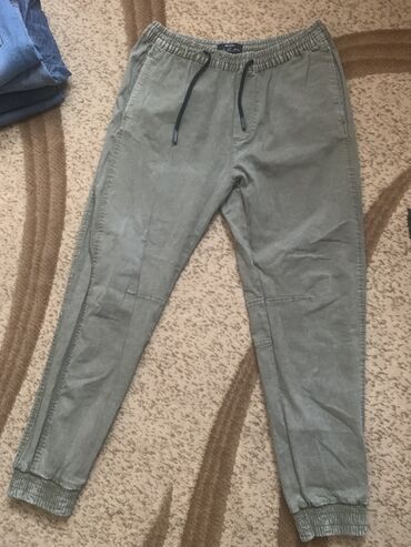 Şalvarlar: Hamısı birlikdə 20 mnt. Təmizdilər, cırığı söküyü yoxdu 4 şalvar, bir — 10