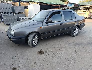 газ бензин: Volkswagen Vento: 1993 г., 2 л, Механика, Газ, Седан — 2