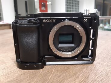 Фотоаппараты: Продаю профессиональную камеру sony a6400 (body) только тушка, с
