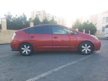 бампера гольф 2: Toyota Prius: 1.5 l | 2008 il Sedan