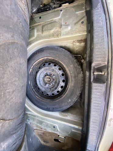 Toyota: Toyota Avensis: 2001 г., 1.6 л, Механика, Бензин, Универсал — 8