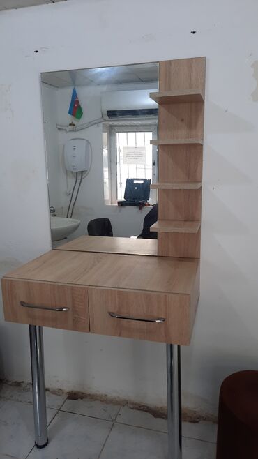 Digər salon, tibbi mebel: Berber mebelidi salon baglandigi ucun satilir