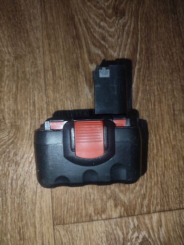 Шуруповерты: Продам оптом 2 старых моделей б/у шуруповёртов, они рабочие только у — 8