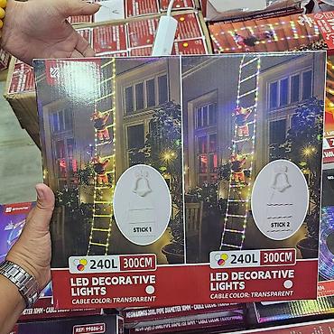 Rasveta: Svetleće merdevine sa Deda Mrazom su idealan praznični ukras za svaki — 3