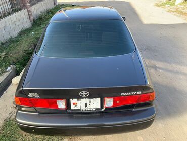 Toyota: Toyota Camry: 2001 г., 2.2 л, Механика, Бензин, Седан