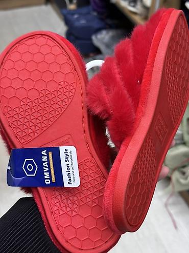 nike react: Пушистые домашние тапочки OMVANA - Цвет: ярко‑красный - Верх: мягкий — 2