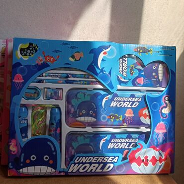 Qələm qabları: Set şəklində uşaqlar üçün xəttkeş yontan karandaş penal pozan — 5