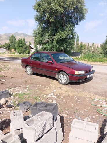 машинки в расрочку: Nissan Primera: 1992 г., 2 л, Механика, Бензин, Седан