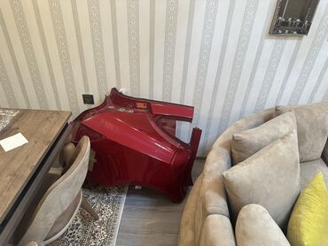 Krılolar: Sağ arxa, Tesla Model 3, 2023 il, ABŞ, Ödənişli çatdırılma, Ünvandan götürmə