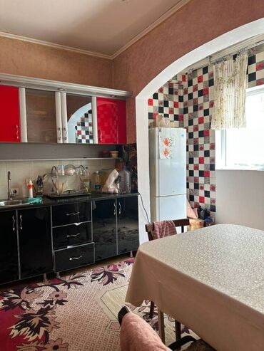продаю квартиру улан 2: 1 комната, 35 м², 106 серия улучшенная, 1 этаж, Евроремонт