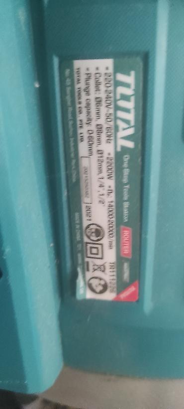 paltar tikən maşın: Total 2200w luq frez qapı montajı və taxta işlərı üçun idealdir — 3