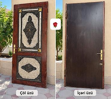 Seyf qapı satılır. Ölçüsü: 1 x 220 sm Qapının çöl üzü dekorativ