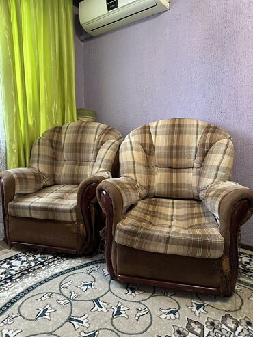 Комплекты диванов и кресел: Б/у, Диван-кровать, 2 кресла, Без подьемного механизма, Раскладной