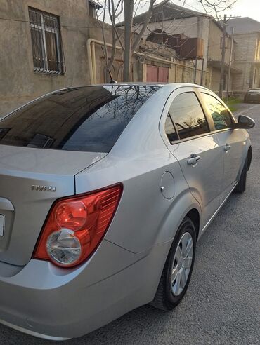 Chevrolet: Chevrolet Aveo: 1.4 l | 2012 il 193600 km Sedan — 2