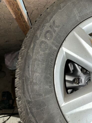 шины бу бишкек оптом: Комплект из четырех зимних радиальных шин Hankook, установленных на