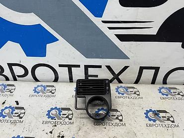range over: Дефлектор воздуховода Volkswagen 2001 г., Б/у, Оригинал, Германия — 1