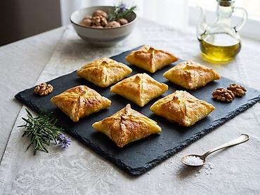 Sifarişlə hazır yeməklər: ƏN UCUZ QIYMƏTLƏRƏ . Mini-pitsa – sosis və pendirlə - Kiçik -da lalafo.az — 9 Sifarişlə hazır yeməklər: ƏN UCUZ QIYMƏTLƏRƏ . Mini-pitsa – sosis və pendirlə - Kiçik — 9