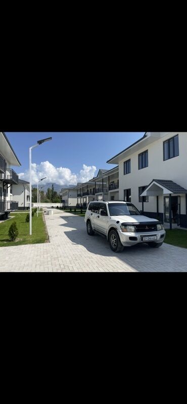 передвижные дома: Mitsubishi Pajero (3 поколение), 5‑дверный полноразмерный внедорожник