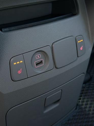 Kia: Kia Carnival: 2018 г., 2.2 л, Автомат, Бензин, Минивэн — 9