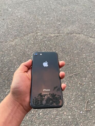 айфон cs: IPhone 8, Б/у, 64 ГБ, Черный, Чехол, 75 %