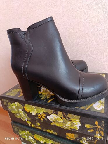 Ботинки и ботильоны: Женская осенняя обувь, (черный цвет): 1) Ботинки дерби из замши - — 5