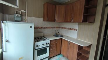 двухкомнатная квартира ош: 2 комнаты, 44 м², 104 серия, 2 этаж, Старый ремонт