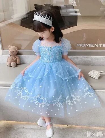 Kostimi za maskenbal: Model redni broj 14 Predivan kvalitetan kostmim haljina sa plaštom. Po — 10