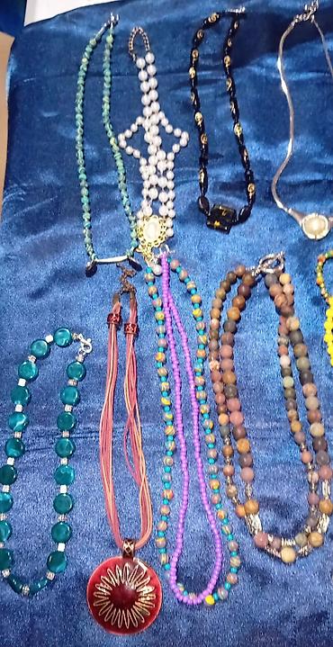 Ogrlice: Ručno rađene ogrlice – razni modeli - Set od zlatno‑braon perli — 16