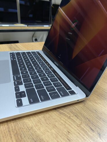 laptop kg: Ультрабук, Apple, 8 ГБ ОЗУ, Apple M2, 13.3 ", Б/у, Для несложных задач, память SSD