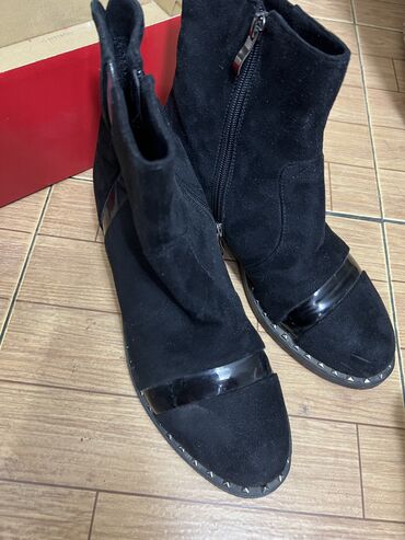 деми сапоги на каблуках: Сапоги, 39, цвет - Черный