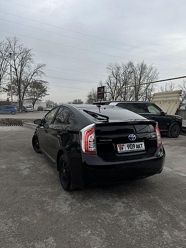 хечбек: Toyota Prius: 2015 г., Гибрид, Хэтчбэк — 7