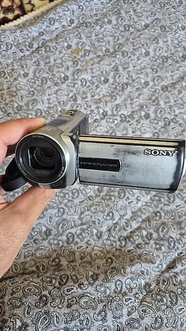 Видеокамеры: Видеокамера Sony Handycam с объективом Carl Zeiss Vario-Tessar. На — 1