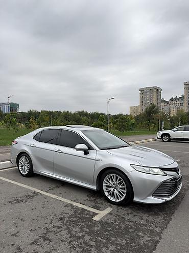 Toyota: Toyota Camry: 2018 г., 2.5 л, Вариатор, Гибрид, Седан — 3