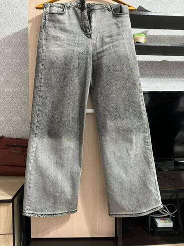 джинсы: Вещи почти новые! Продаются вещи на девочку 9-11лет. Качество