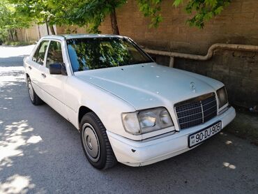 ölüxana mercedes: Mercedes-Benz E 200: 2 l | 1994 il Sedan