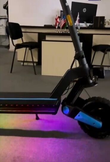qaçış aparatı 2ci el: İşlənmiş Elektrik samokat 11", > 1000 Vt, > 45 km/s, Ünvandan götürmə