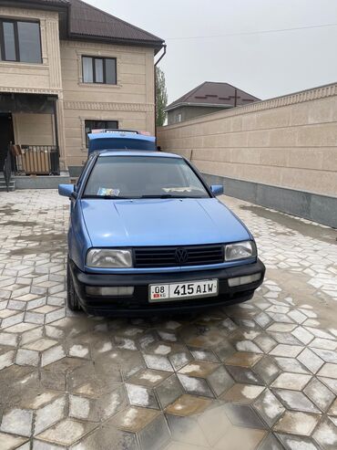 Volkswagen: Volkswagen Vento: 1992 г., 1.8 л, Механика, Газ, Седан