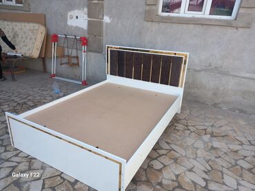 Кровати: Кровать новая из ламината под заказ цены разные