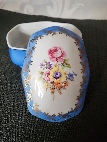 Ostali antikviteti: Satula Martinroda porcelan Nemacka iz 70ih godina. Porcelanska satula — 7