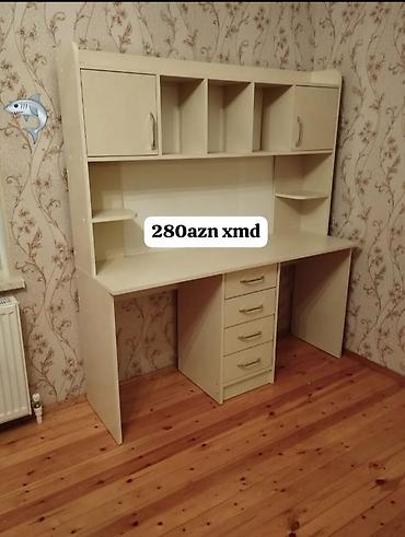 pufik masa: Düz masa, Stulsuz, Polkalı, Siyirməli, Sadə laminat — 1