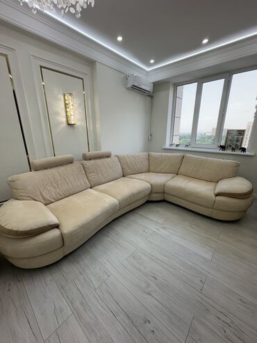 мягкая мебел: Угловой диван, цвет - Бежевый, Б/у
