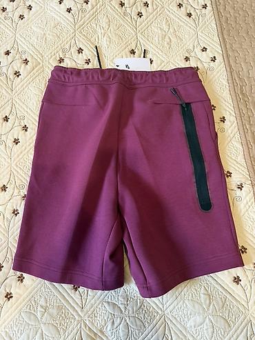 Шорты: Шорты Nike Tech Fleece. 1. Бордовые S, новая с этикеткой, заказывал — 3