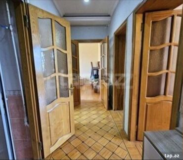 GAPI 40 MANAT DIVAN 2 KRESLO 90 MANAT STUL BIRI 15 MANAT TEZE