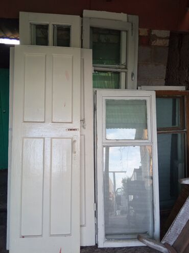 двер и окно: Деревянное окно, Б/у, Самовывоз