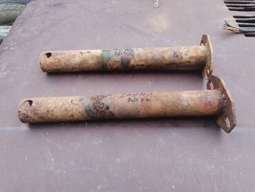 Auto delovi: Nosaci zadnjeg branika Lada 2121,21213,21214 Niva. Polovno, ocuvano — 1