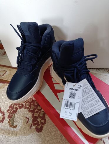 фирменное пальто: Эркектердин кроссовкасы, 40.5, Adidas, Жаңы, түсү - Көк, Акысыз жеткирүү
