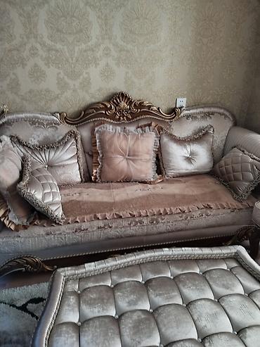 puff kreslo: Klassik üslubda salon mebel dəsti Tərkibi: - 3 nəfərlik divan - 2 — 2