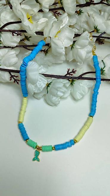 nautica: Necklace sa heishi perlama i morskim priveškom - Ručno nizan ogrlica — 1