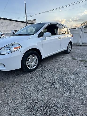 changan x7 plus: Nissan Versa: 2011 г., 1.8 л, Автомат, Бензин, Хэтчбэк — 3