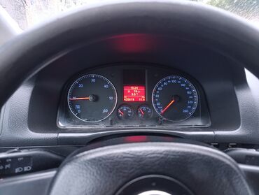 Volkswagen: Volkswagen Touran: 1.9 l | 2005 г. MPV Body Type na lalafo.rs — 16 Volkswagen: Volkswagen Touran: 1.9 l | 2005 г. MPV Body Type — 16